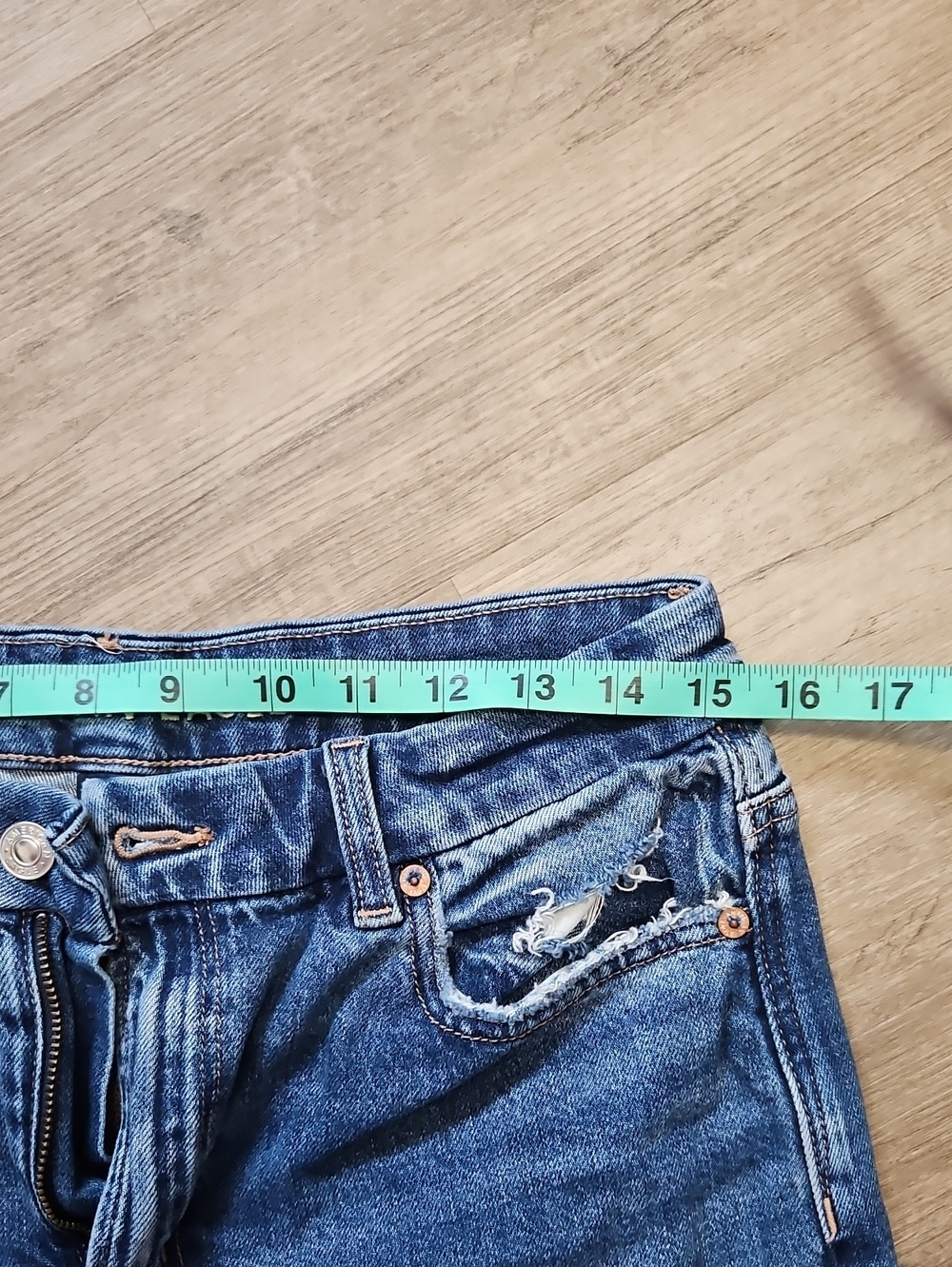 American Eagle Mom Jeans in Classic Blue - Picture 4 of 5